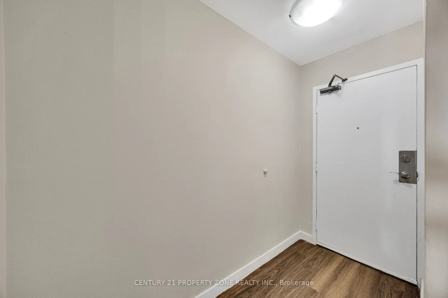 573 Mornington Avenue 907 photo 4
