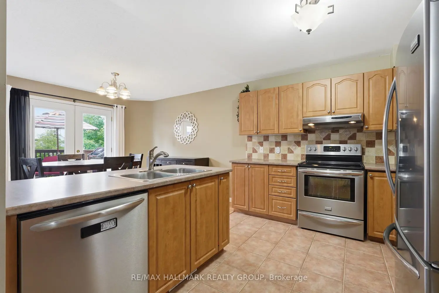 2122 Patricia Street photo 5