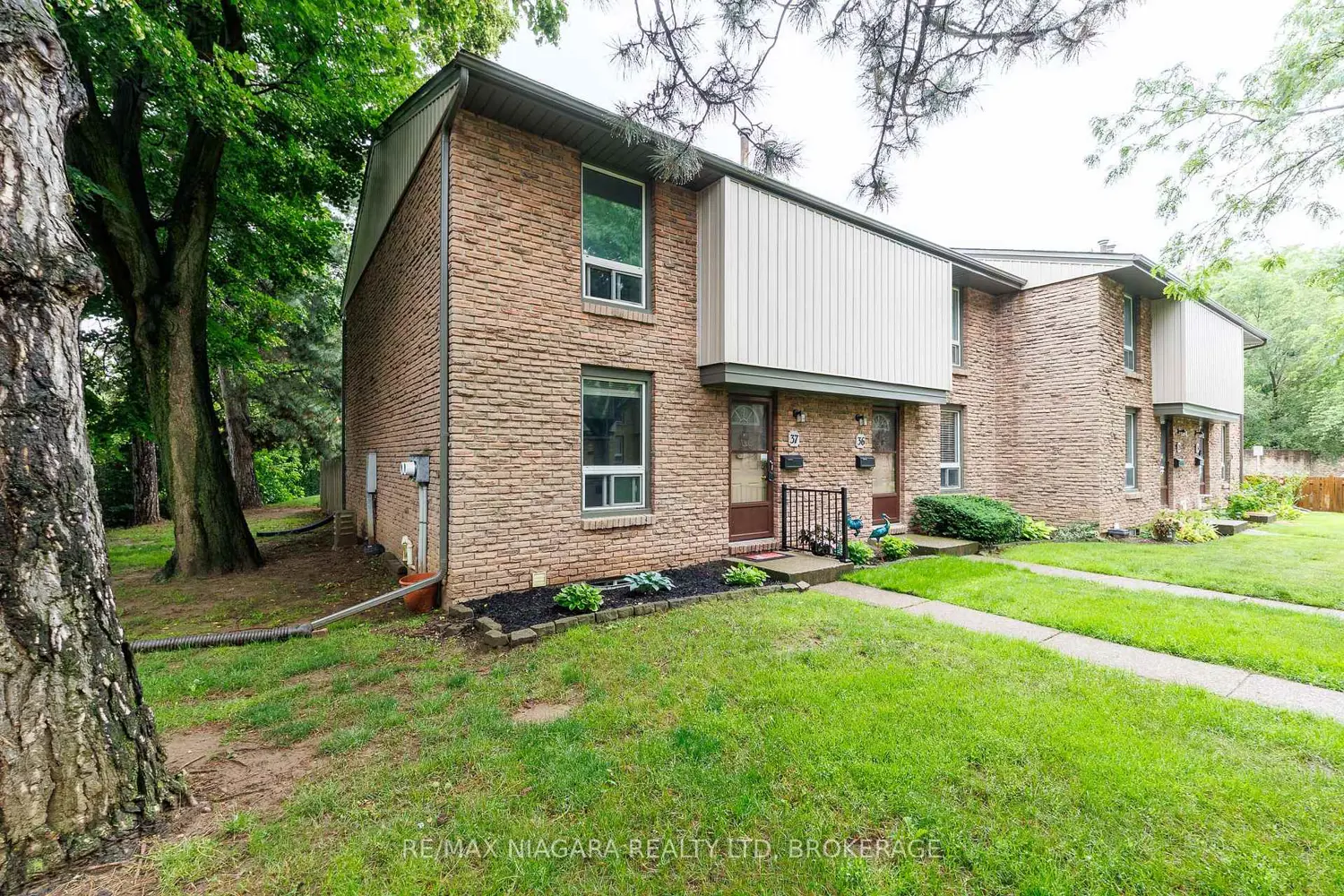 302 Vine Street 37 photo 2