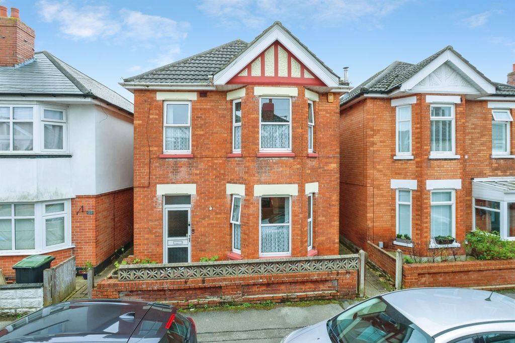 4 bed detached house for saleAbinger Road, Bournemouth BH7