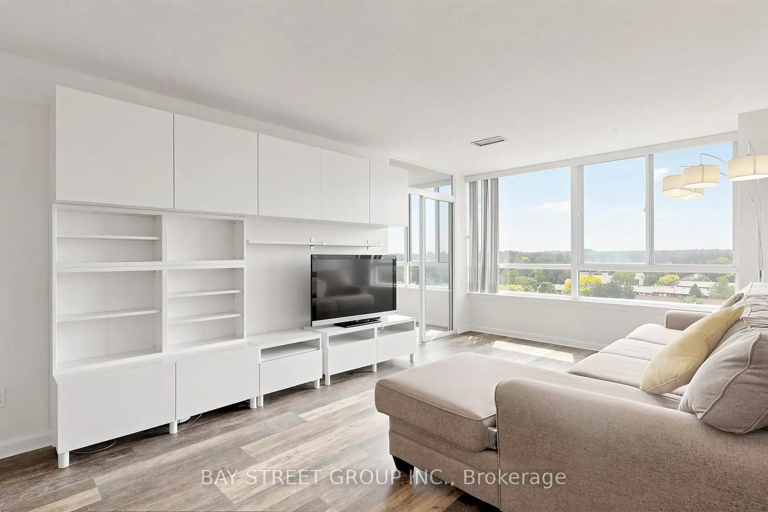 1001 Cedarglen Gate Ph 720 photo 5