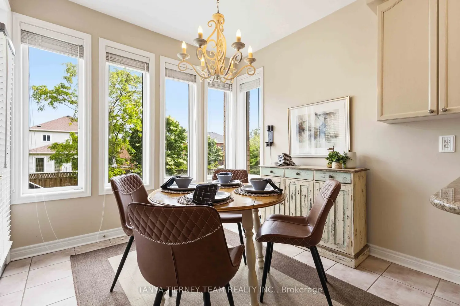 23 Cody Avenue photo 5