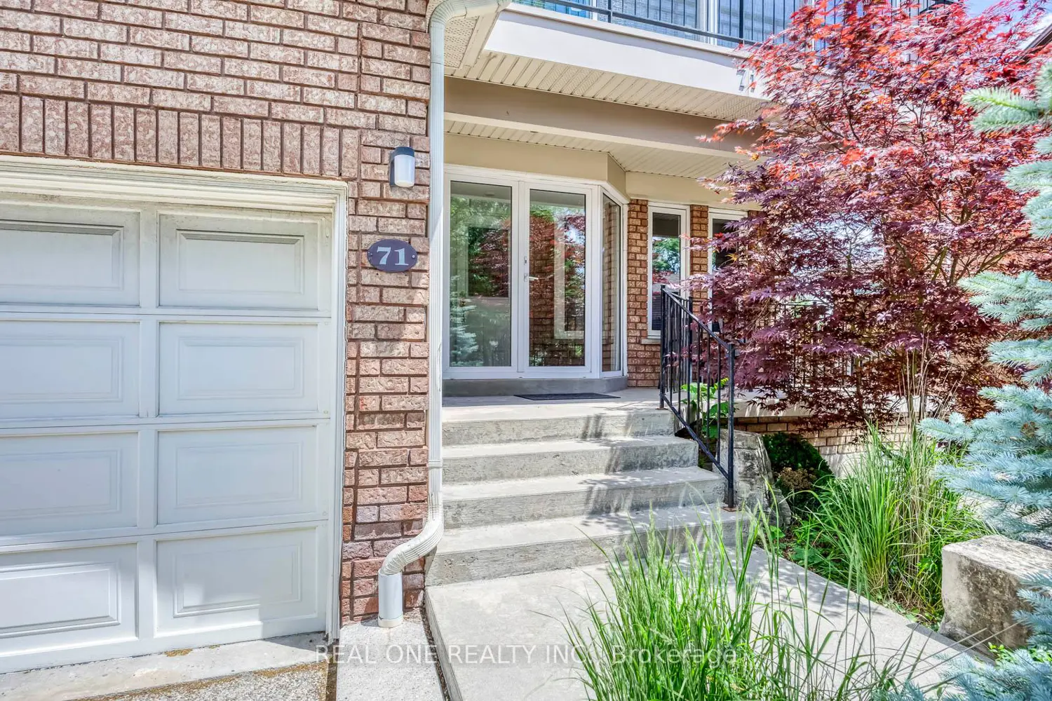 71 Stock Avenue photo 4