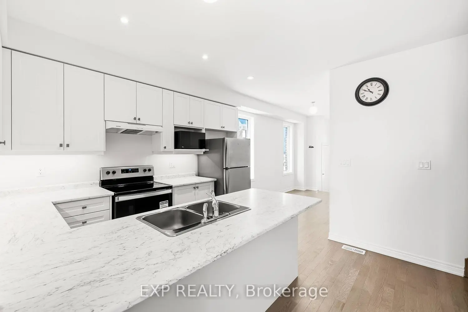 2964 Peter Matthews Drive photo 4