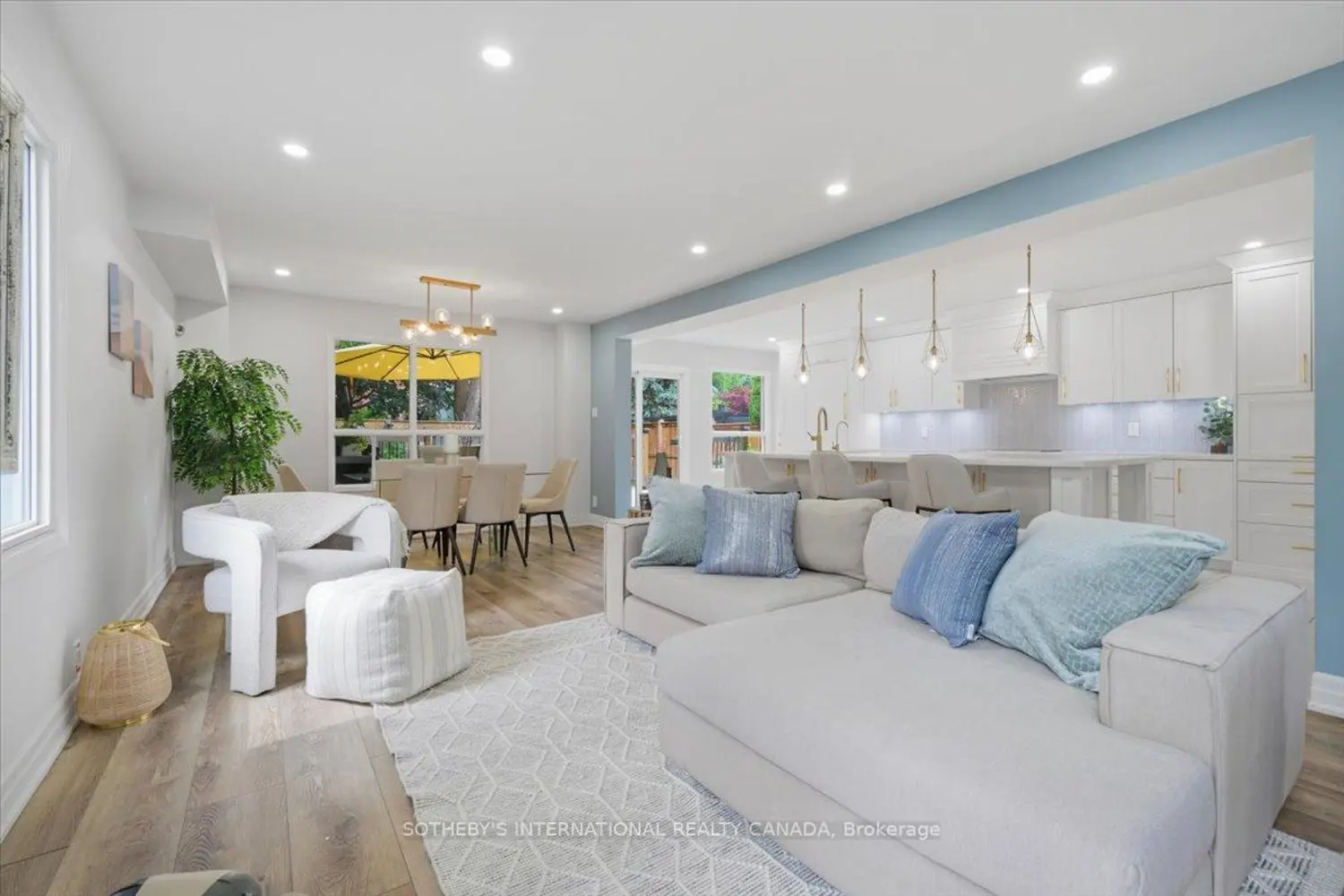 4104 Credit Pointe Drive photo 3
