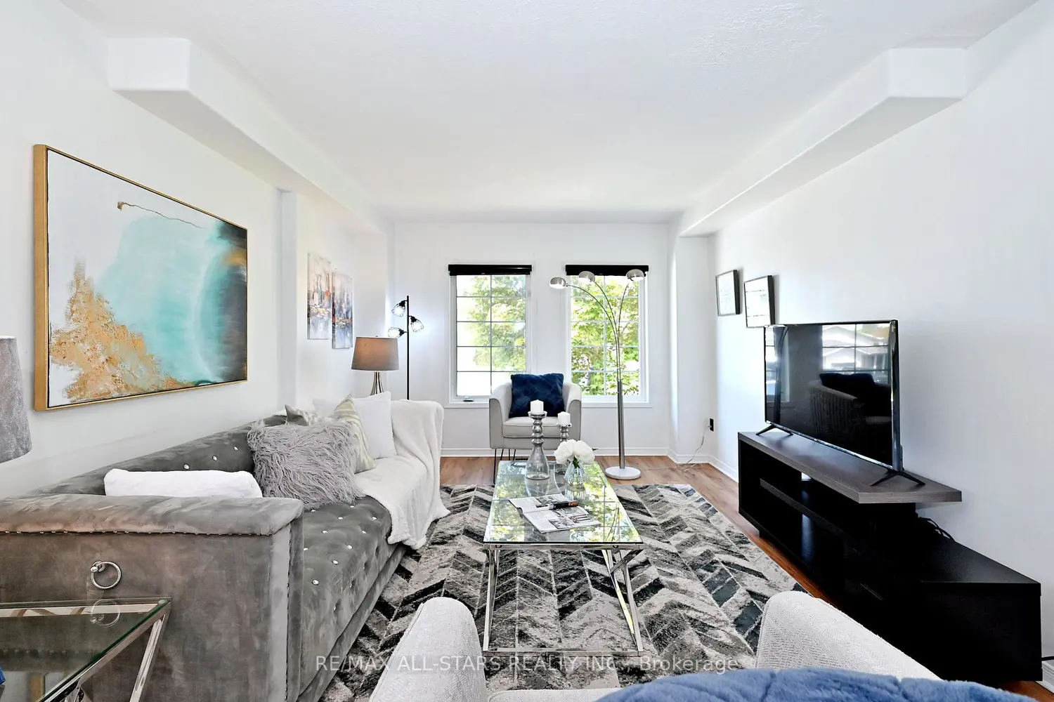 647 Trailview Drive photo 5