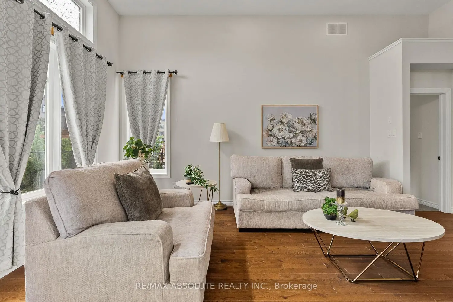 231 Shinny Avenue photo 4