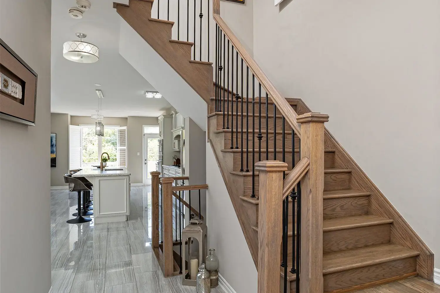 1056 Foxtail Crescent photo 3