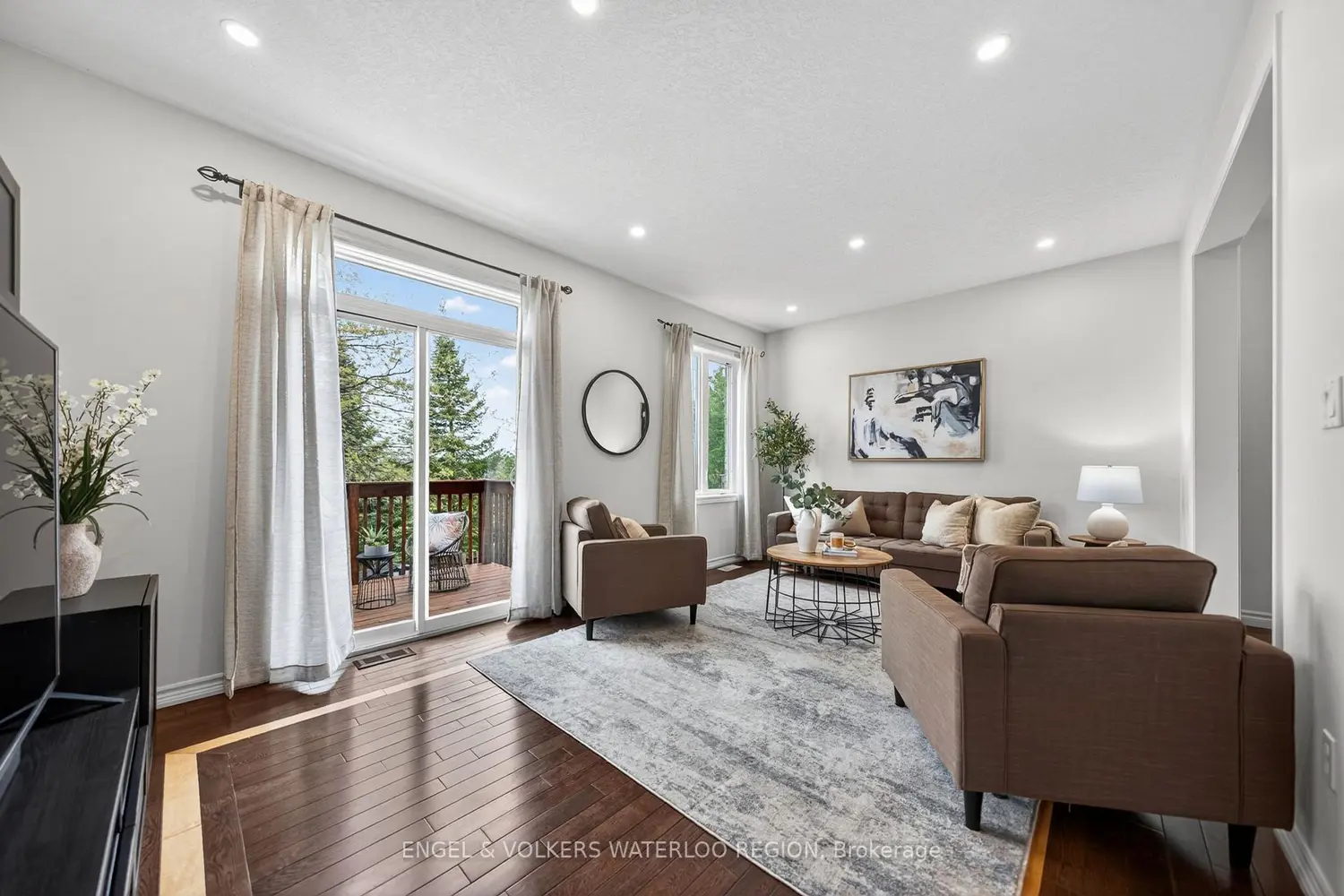 533 Wasaga Crescent photo 4