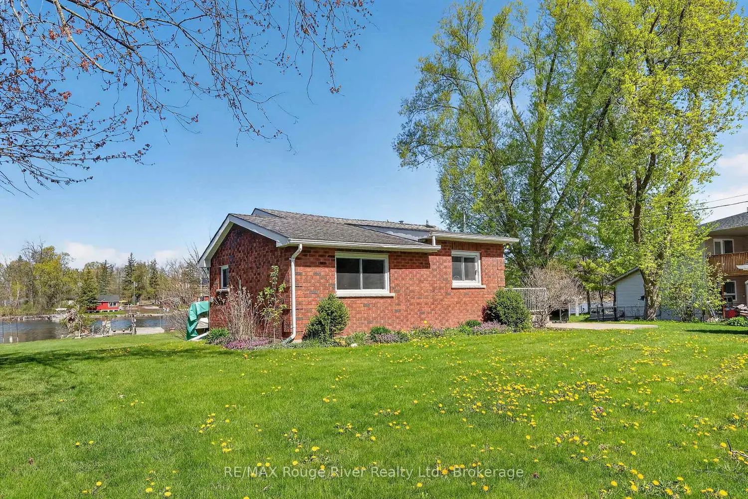 169 Cedar Drive photo 3