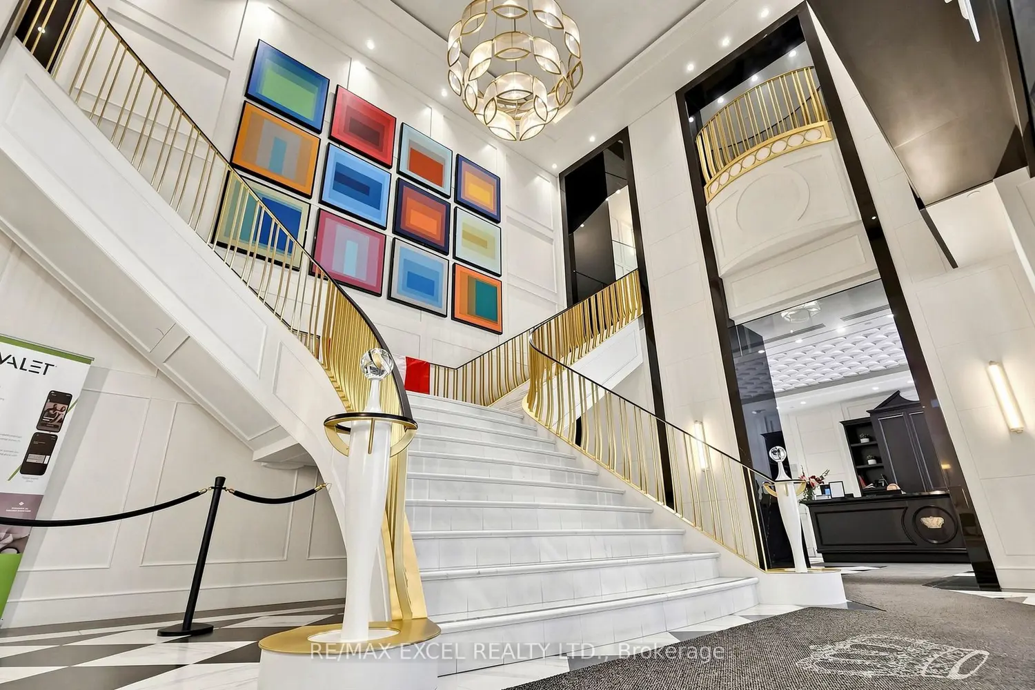 955 Bay Street 1408 photo 5
