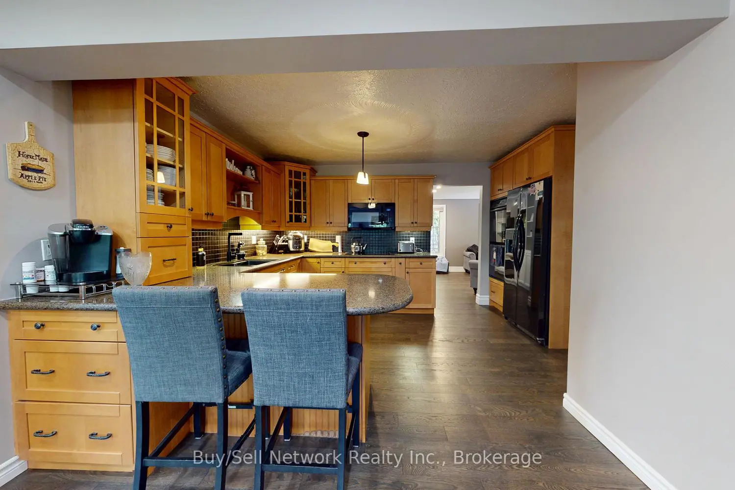 2504 Idyllwood Crescent photo 5