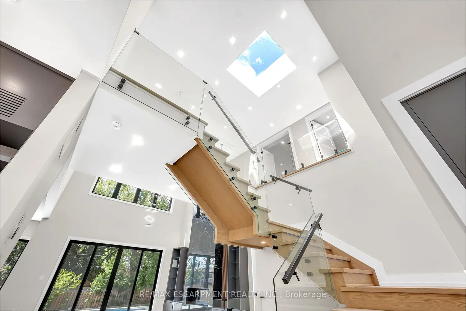 369 Wade Street photo 5