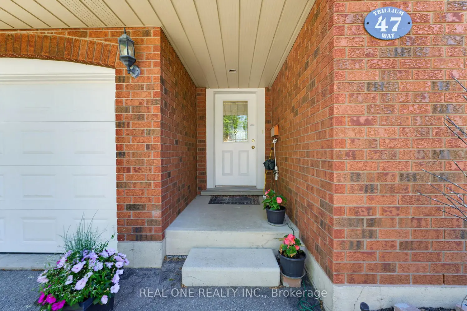 47 Trillium Way photo 2
