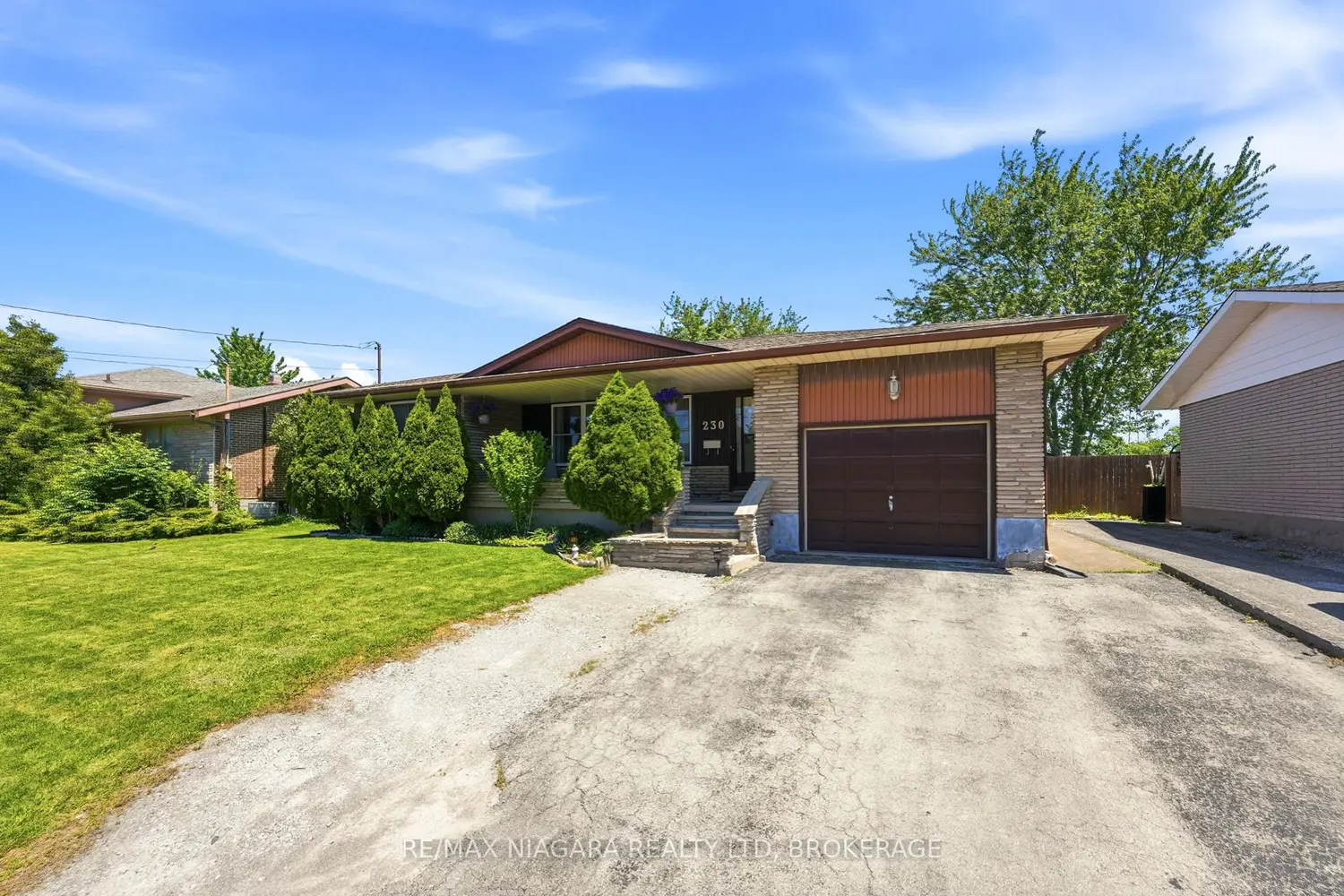 230 Wellington Street photo 2