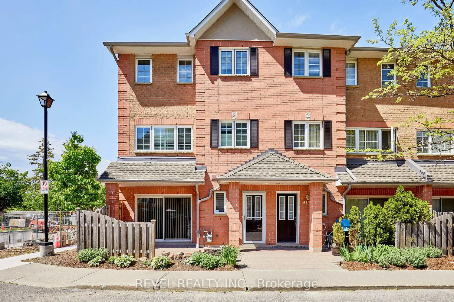 1400 The Esplanade 411