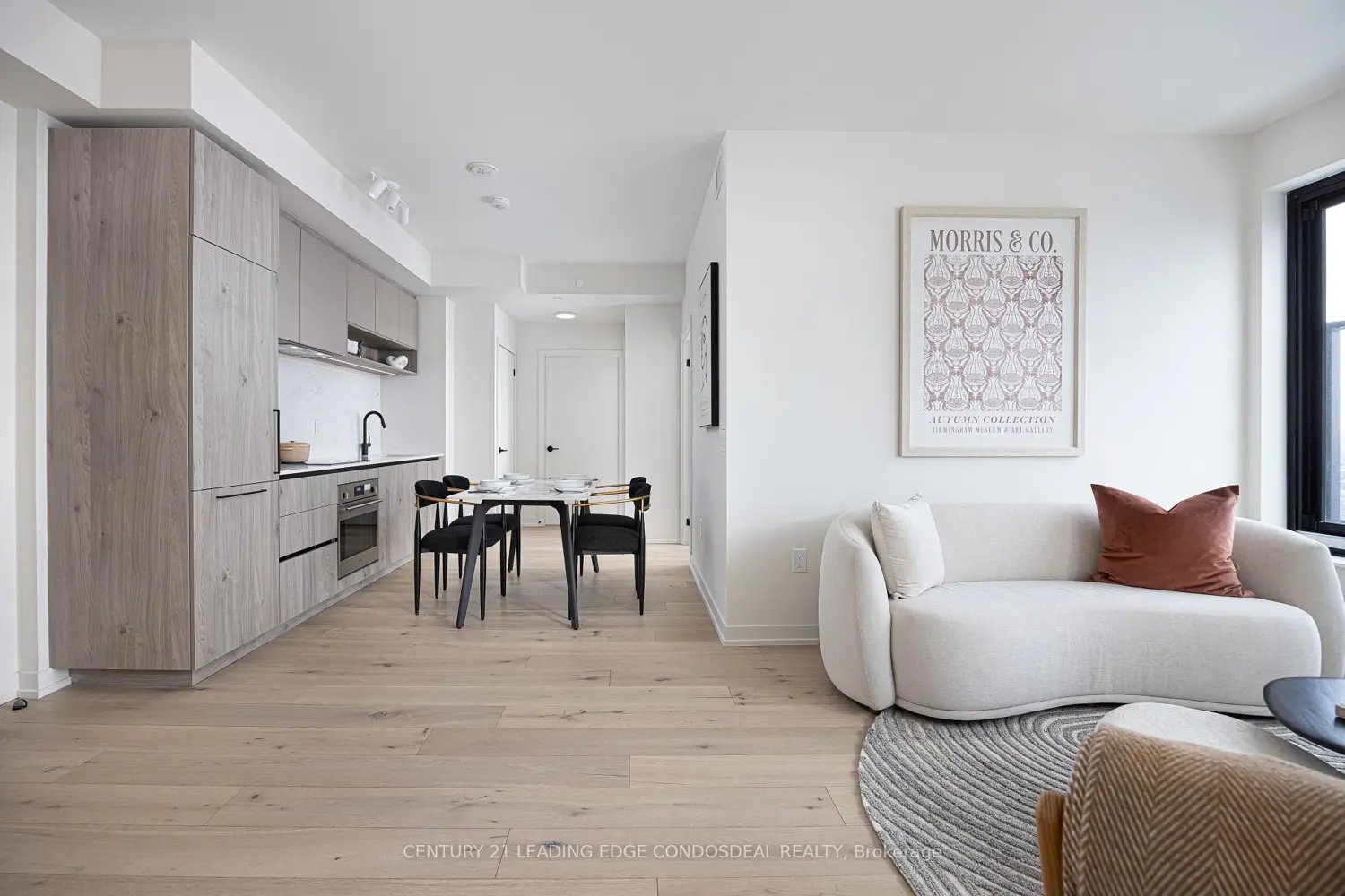 181 Sterling Road 1402 photo 3