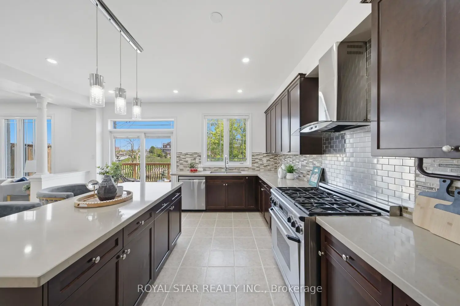 75 Skyvalley Drive photo 4