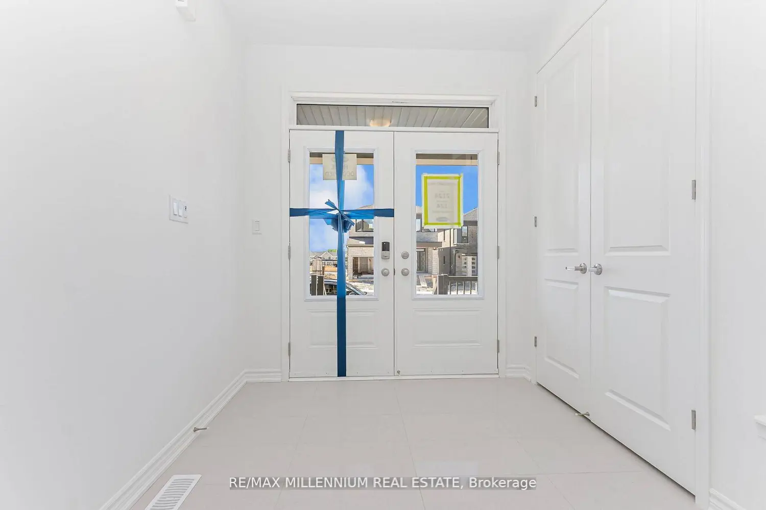 54 Gretzky Avenue photo 2