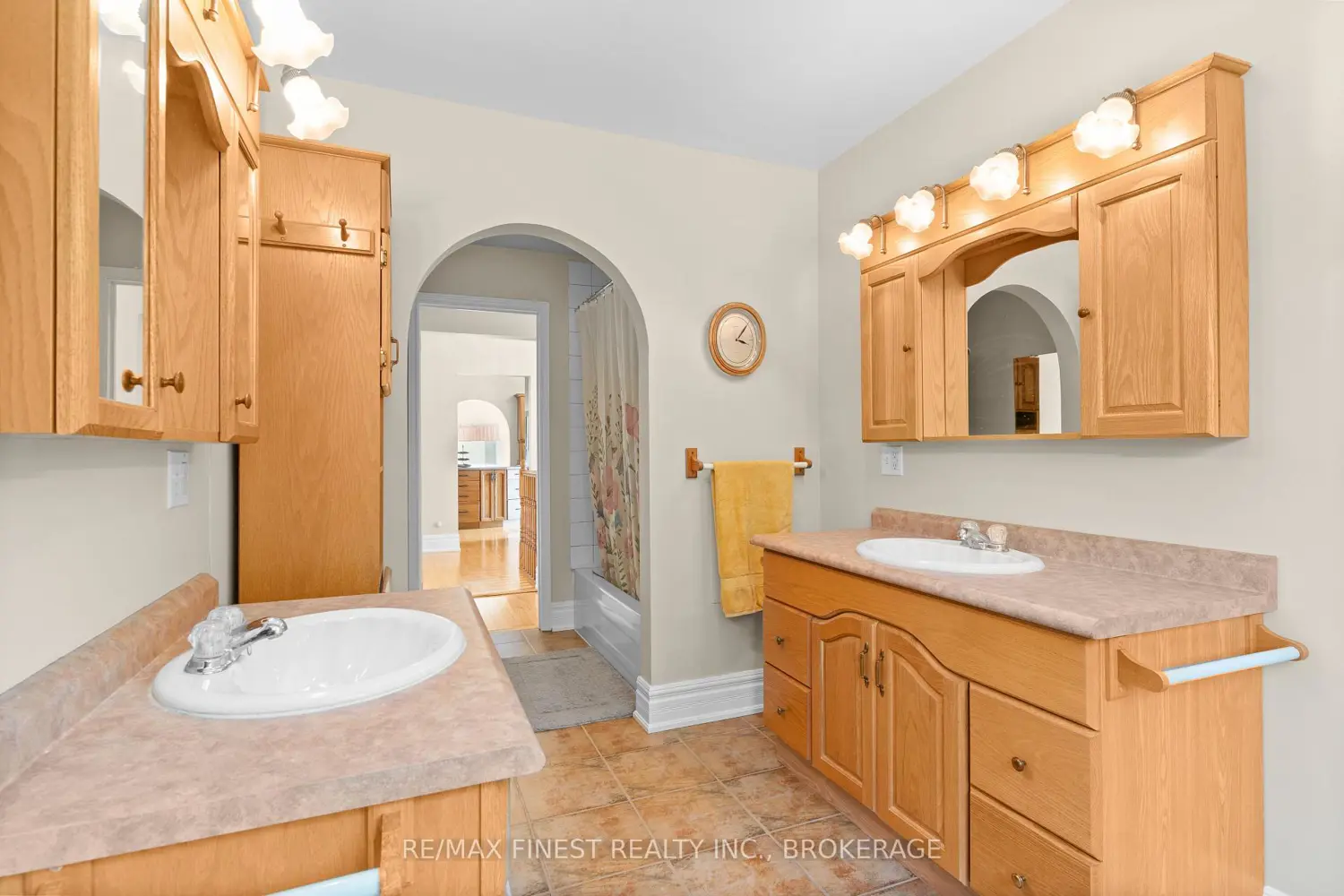 180 Napanee Road photo 4