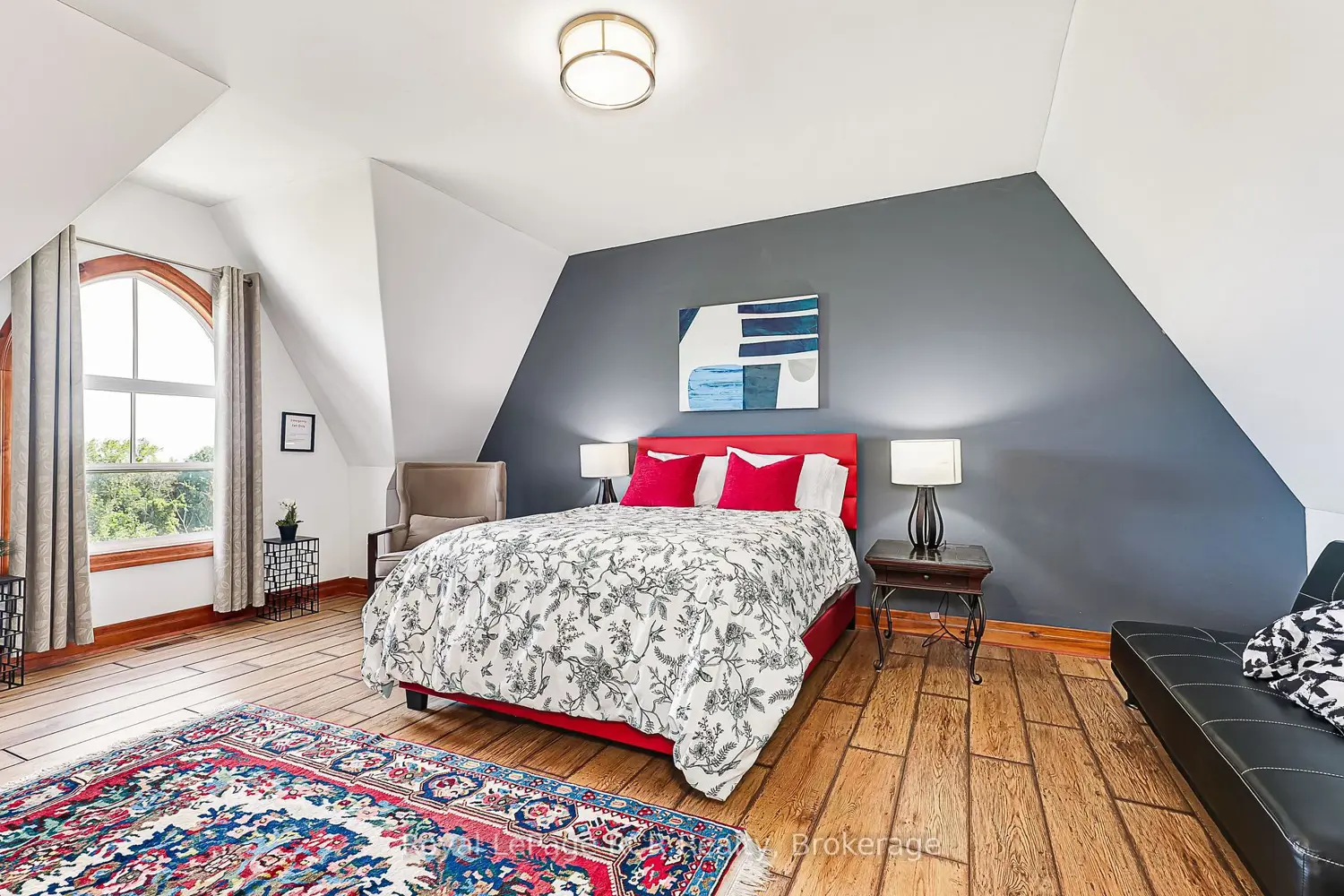 184 Snowbridge Way 211 photo 5