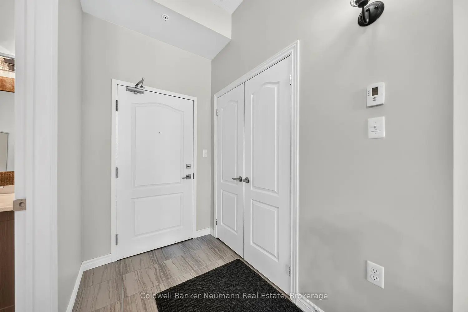 1450 Main Street 412 photo 3
