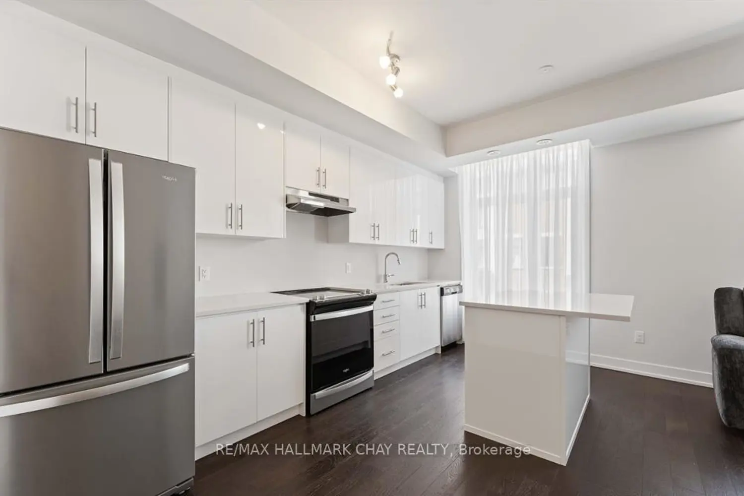 9570 Islington Avenue 227 photo 5