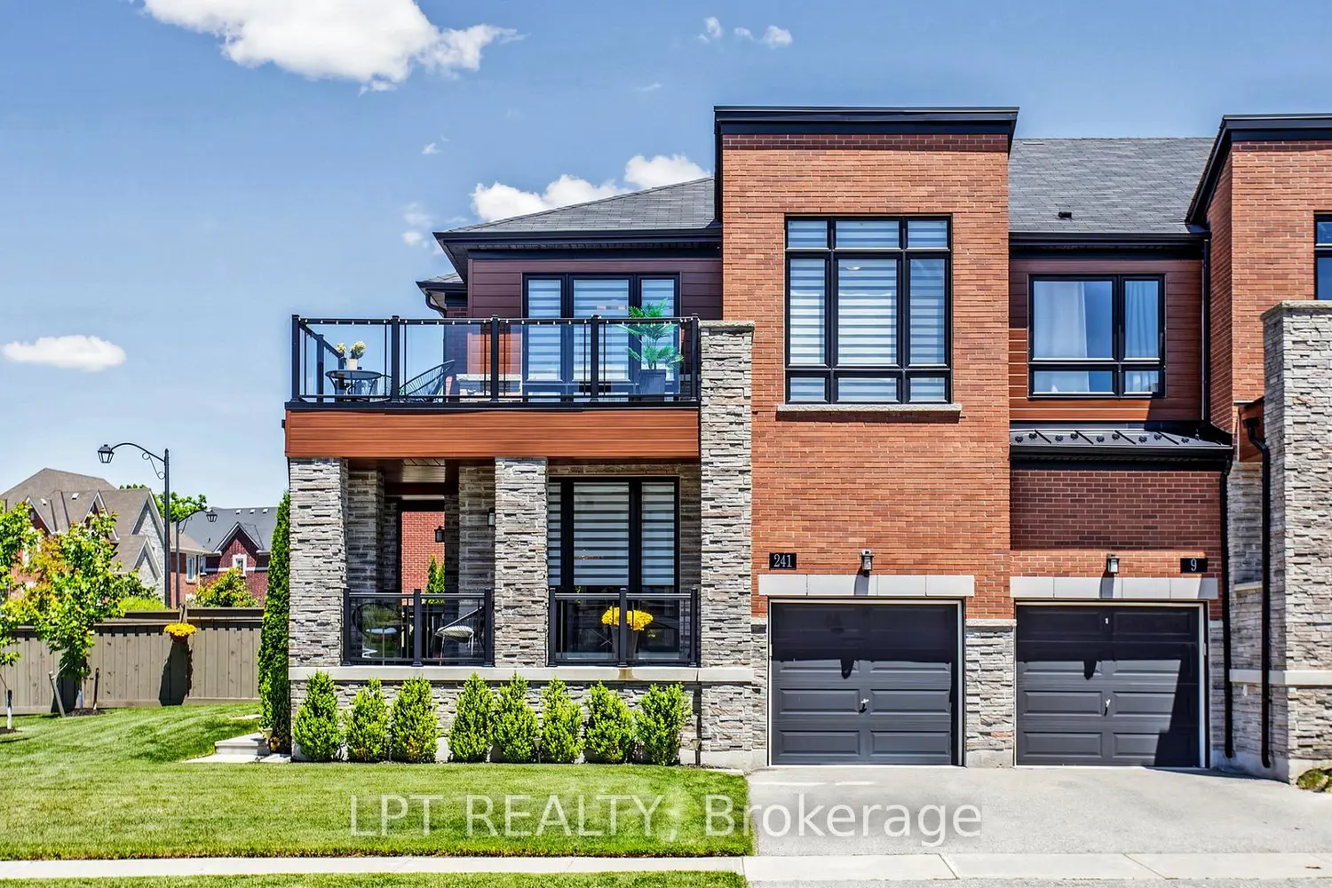 241 Holladay Drive photo 2