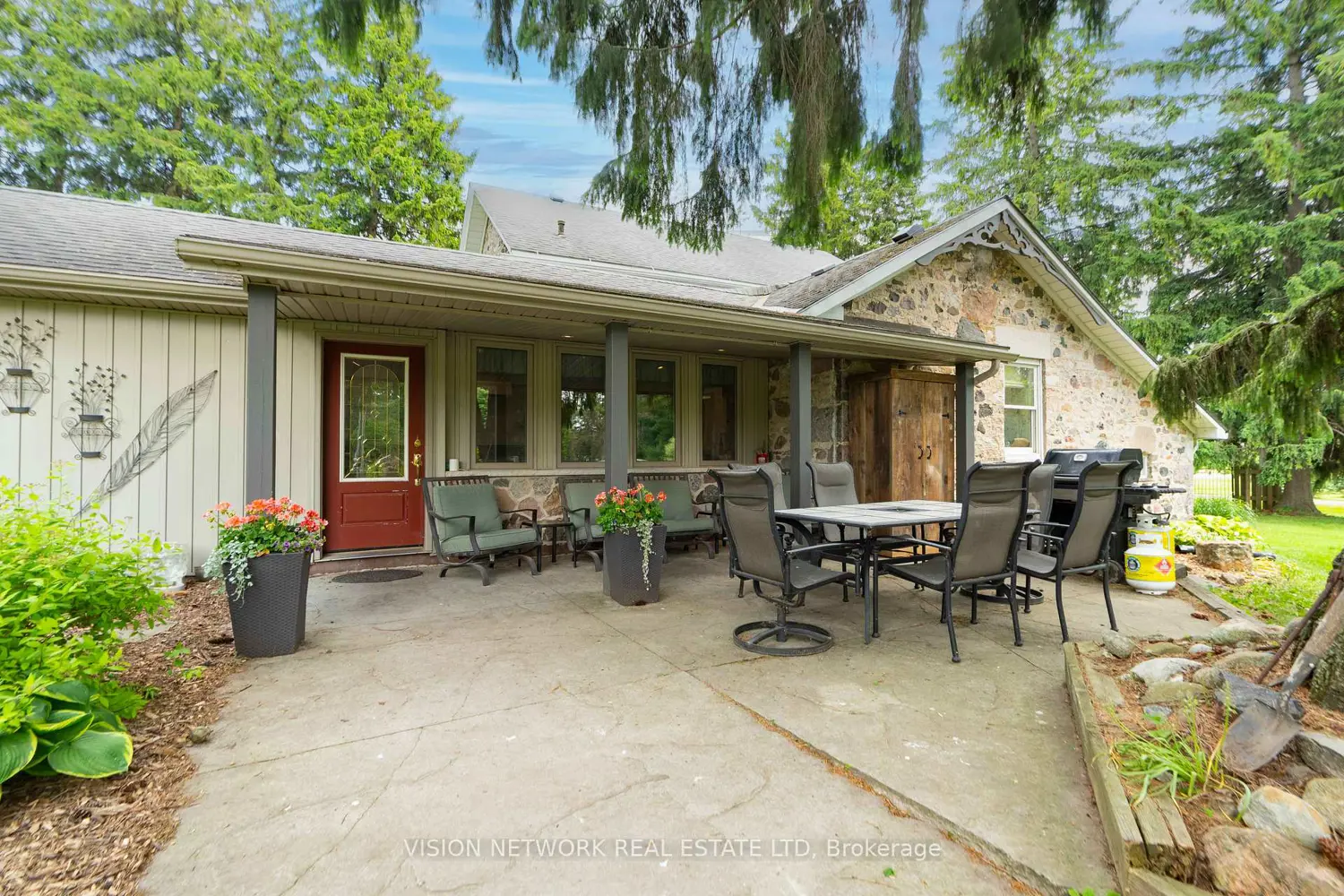 16792 Oliver Drive photo 4