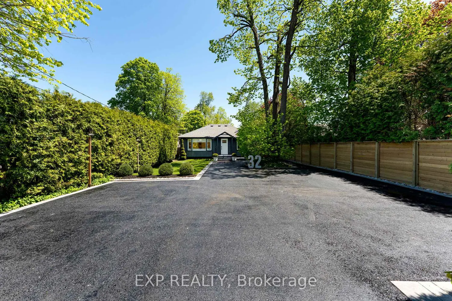 32 Farley Circle photo 3