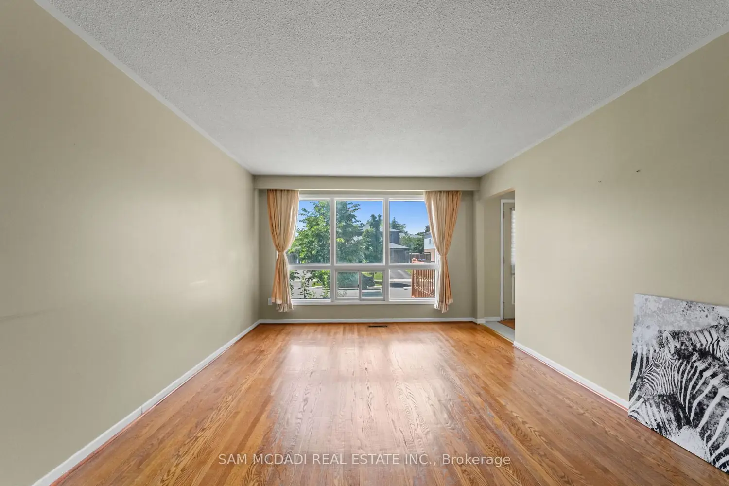 2644 Altadena Court photo 2