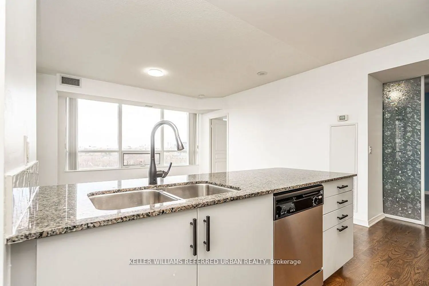 15 Legion Road 1002 photo 5