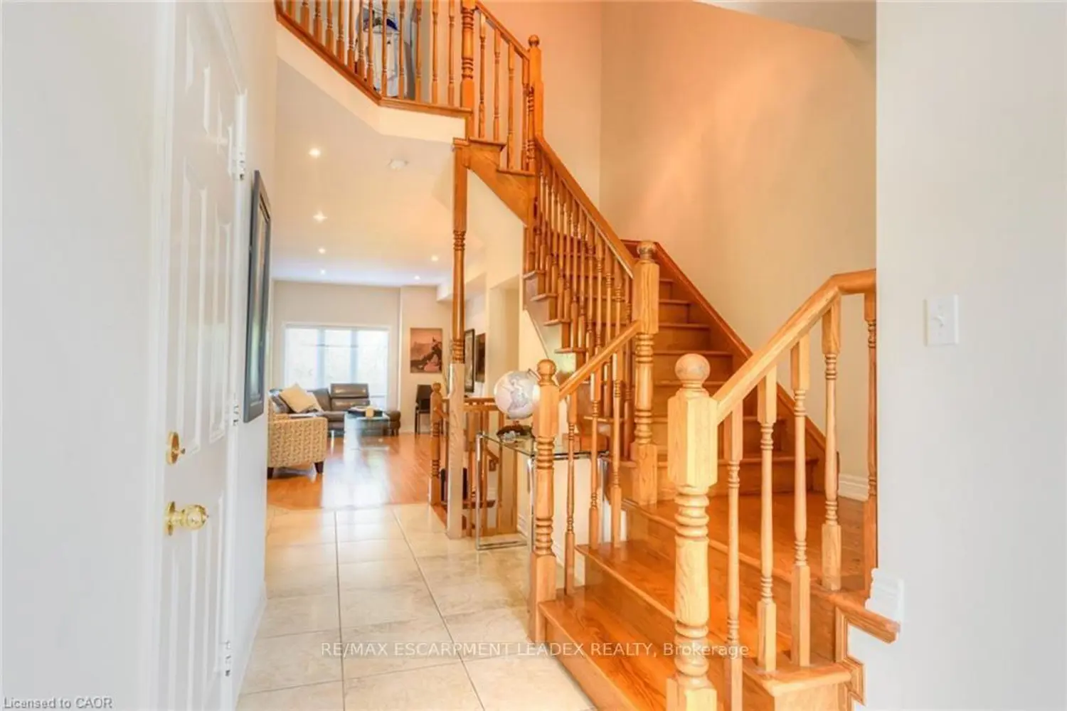 582 Stonehenge Drive photo 4