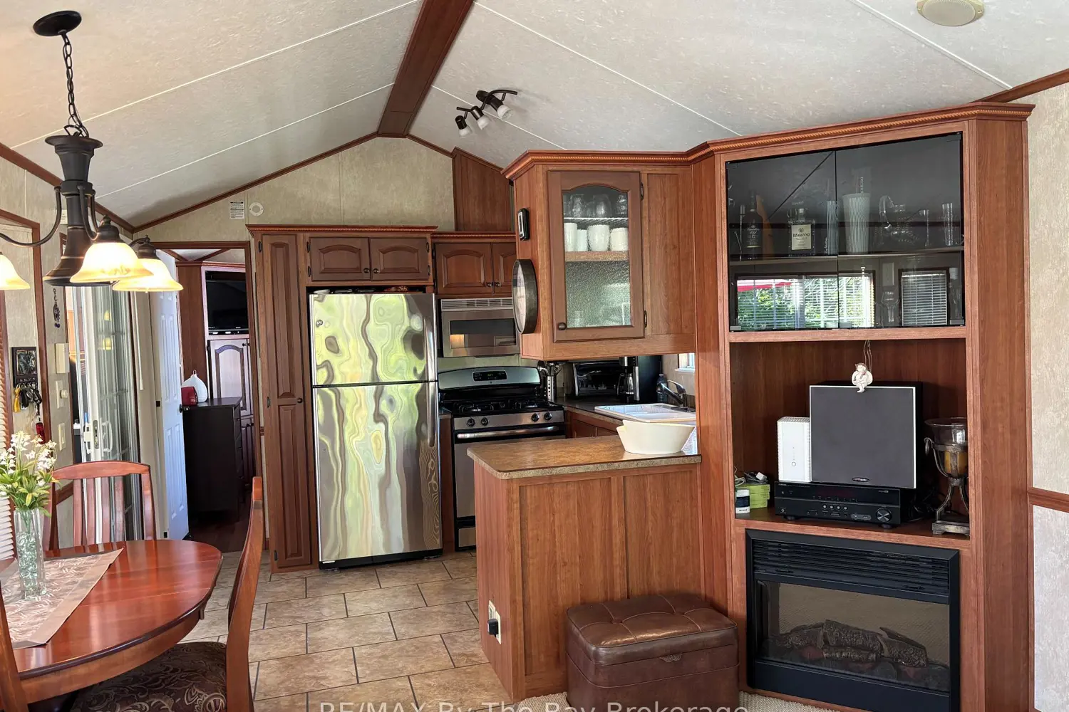 13 White Pines Trail photo 2