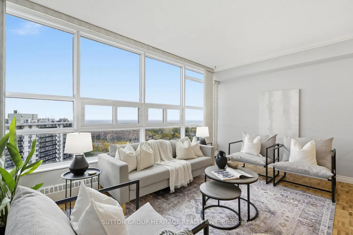 3380 Eglinton Avenue Ph07