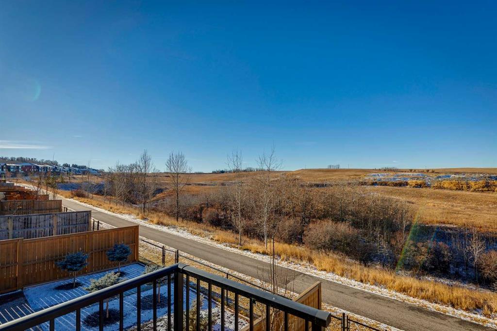 57 Crestridge Bay SW, Calgary, AB, T3B 6H2 photo 2