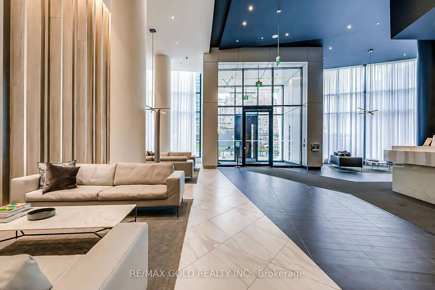 3900 Confederation Parkway 809