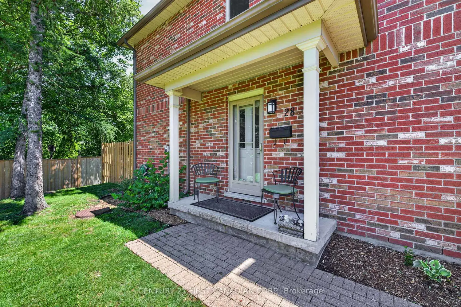1478 Adelaide Street 28 photo 2