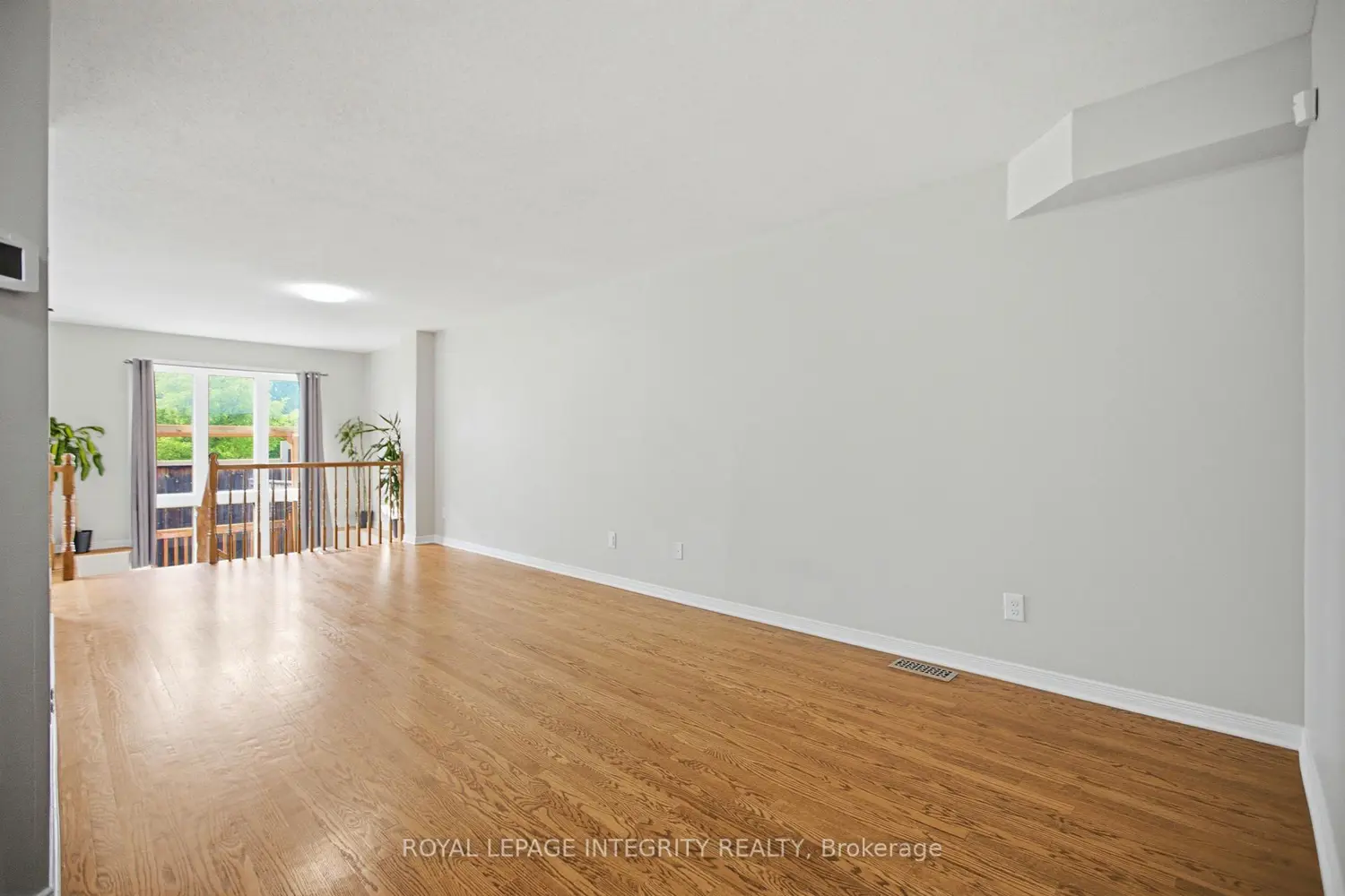 354 Rolling Meadow Crescent photo 3