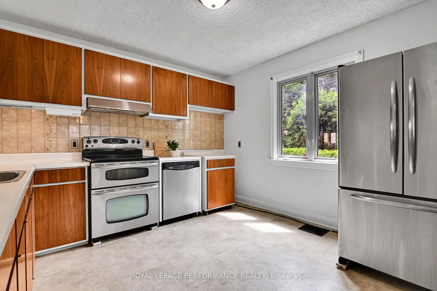 93 Presland Road photo 4