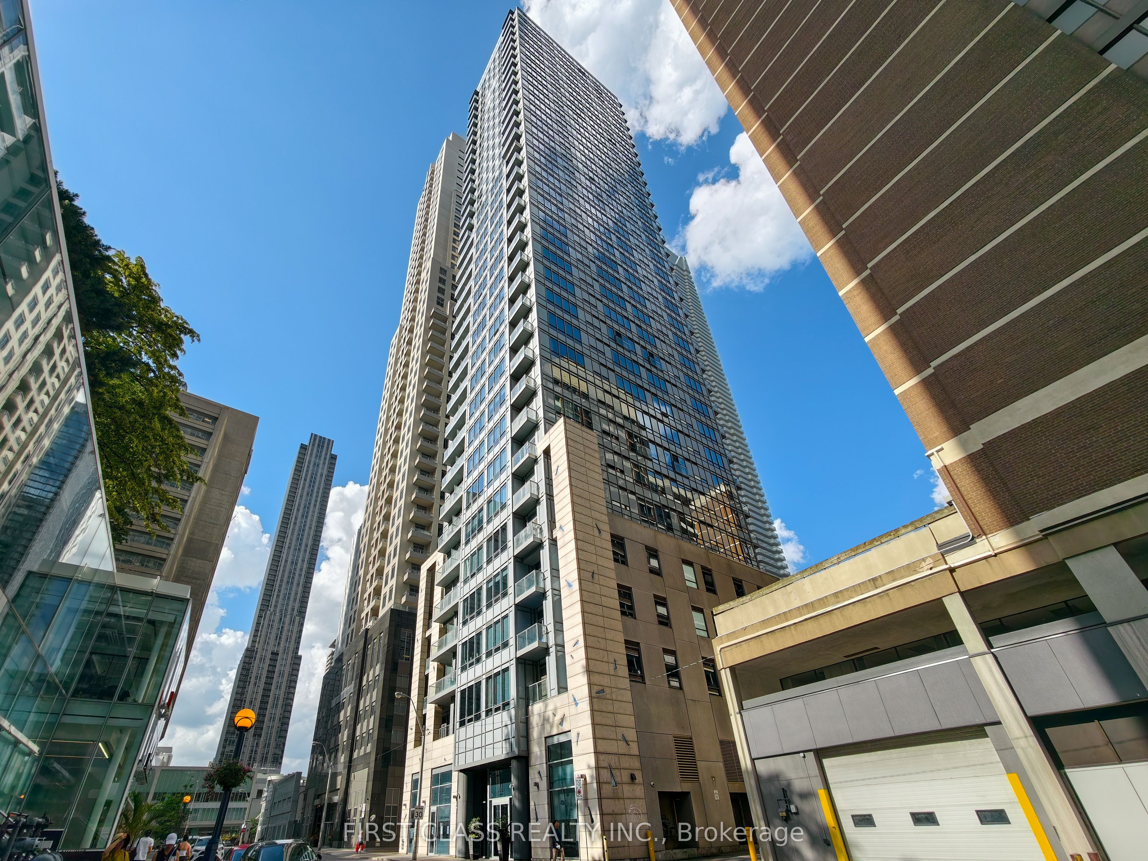 2501-21 Balmuto Street, Toronto, ON, M4Y 1W4