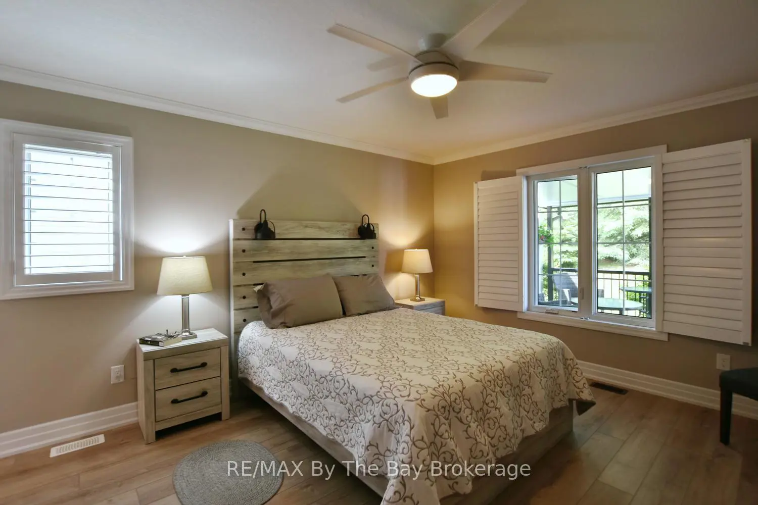 12 New York Avenue photo 2