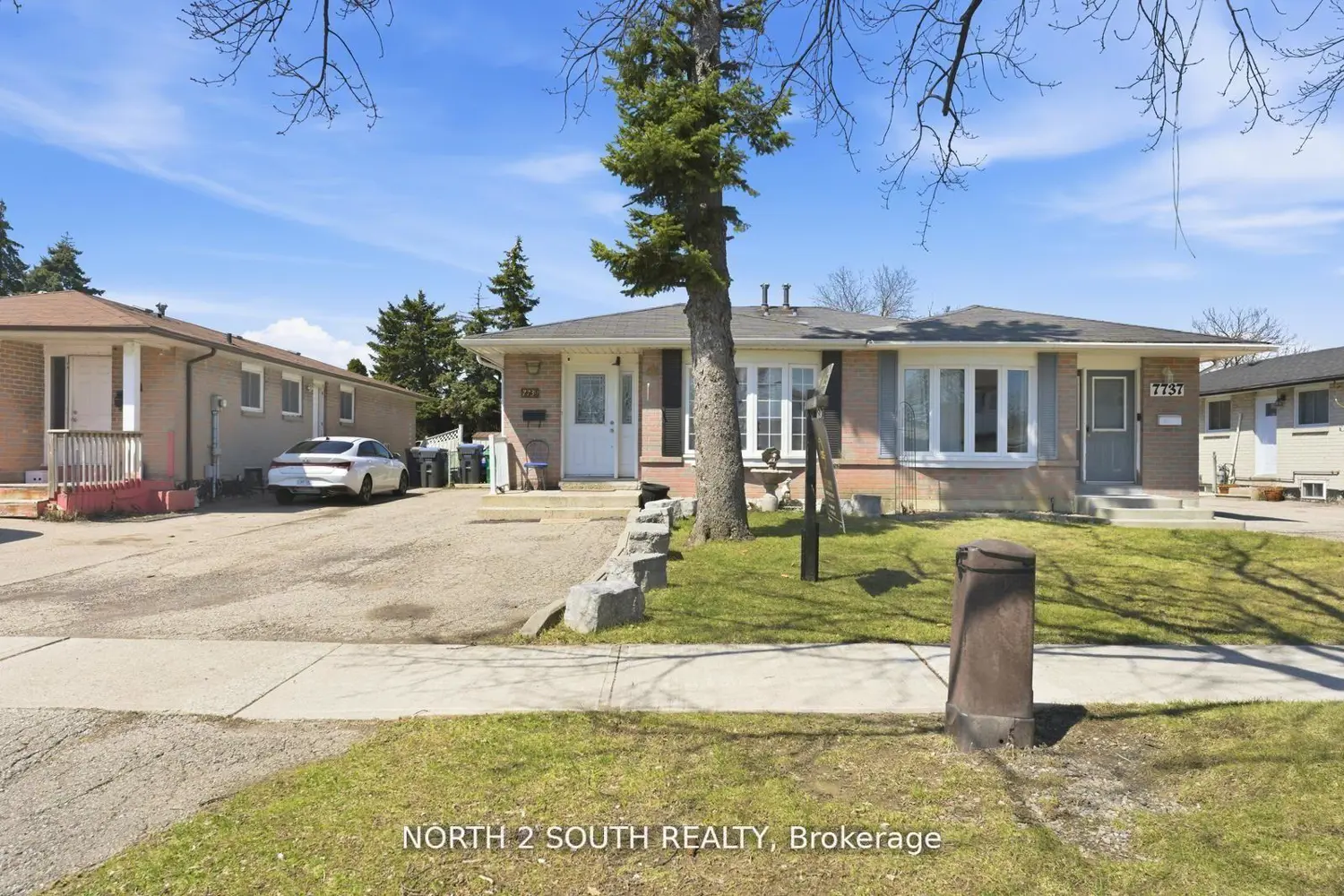7739 Priory Crescent photo 2