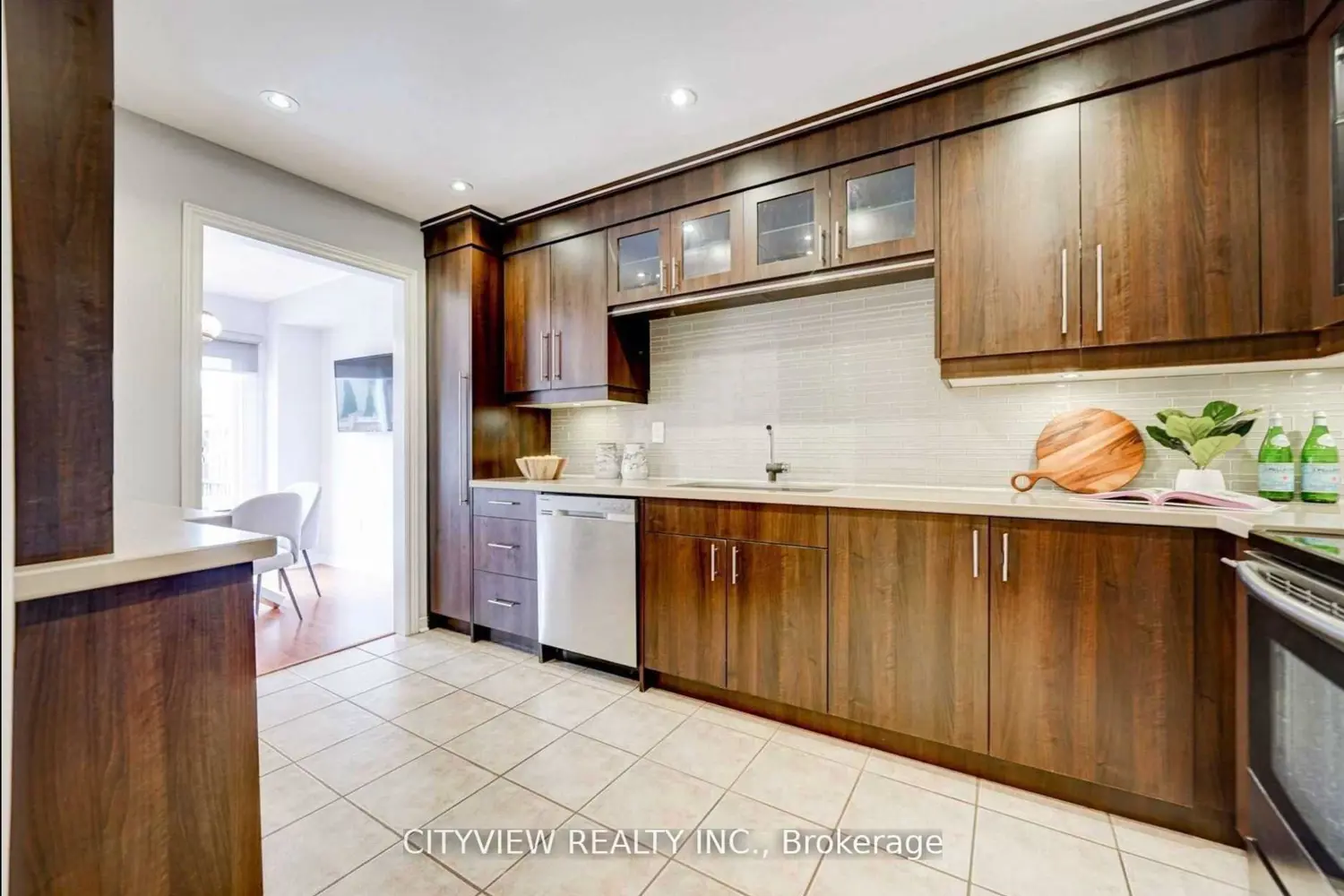 2140 Oakpoint Road photo 5