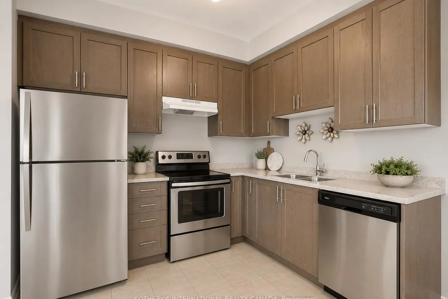 71 Daniele Crescent photo 5