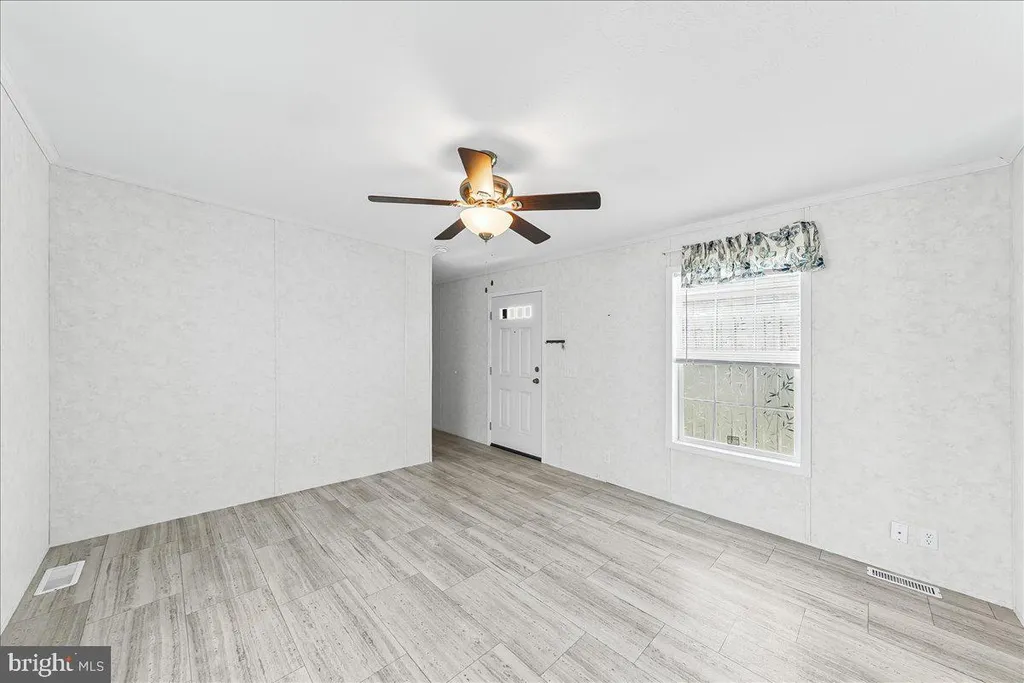 513 Canter Road Unit 128, Wilmington, DE 19810 photo 5