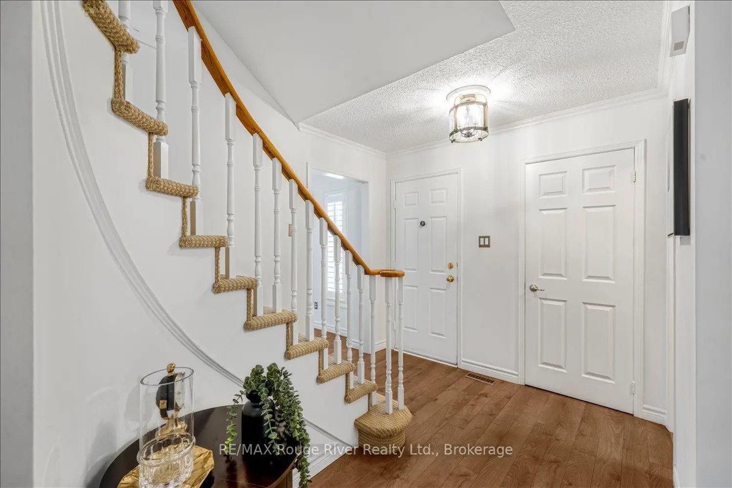 5 Gurr Crescent photo 2