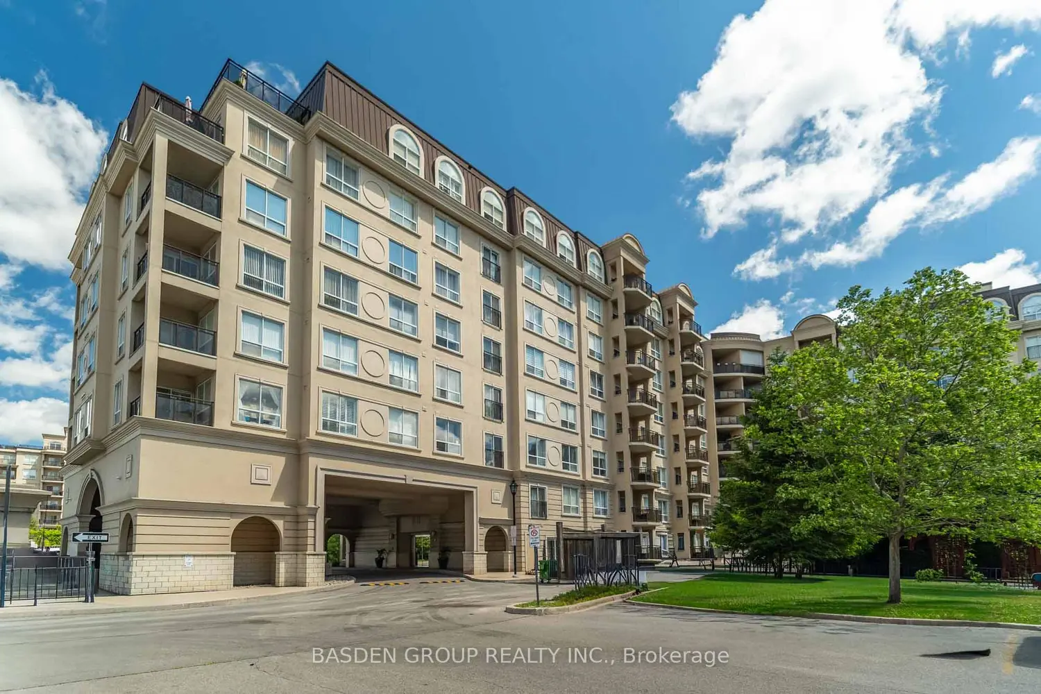 1 Maison Parc Court 309
