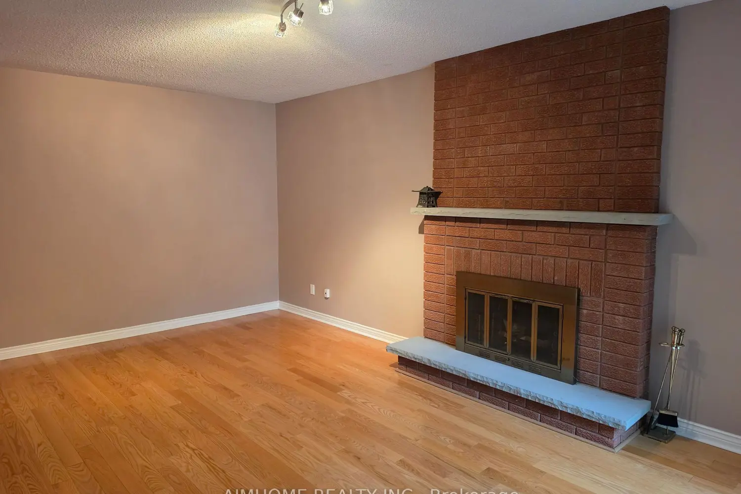 49 Holbrook Court photo 2