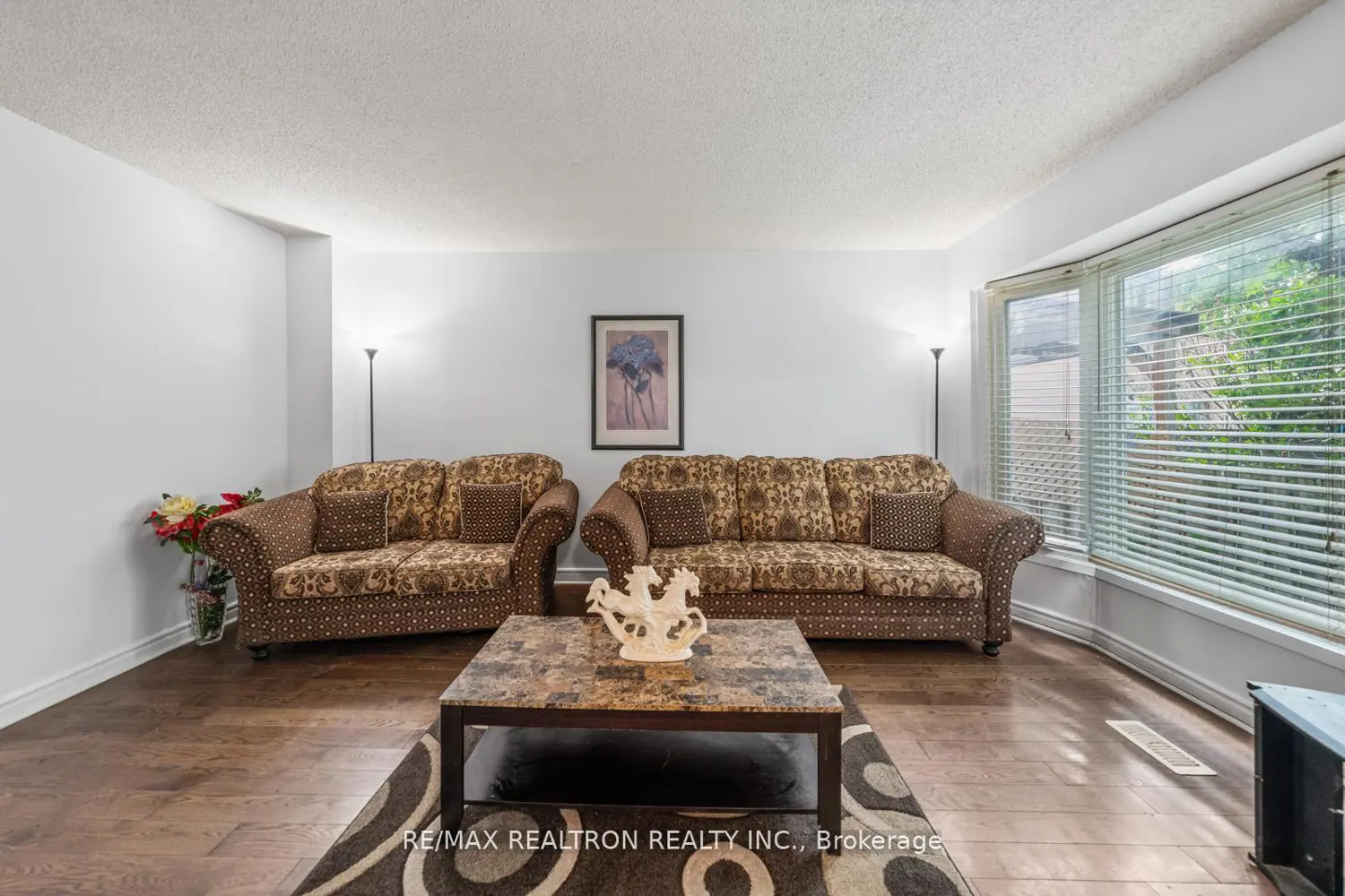 4 Sunshine Drive photo 3